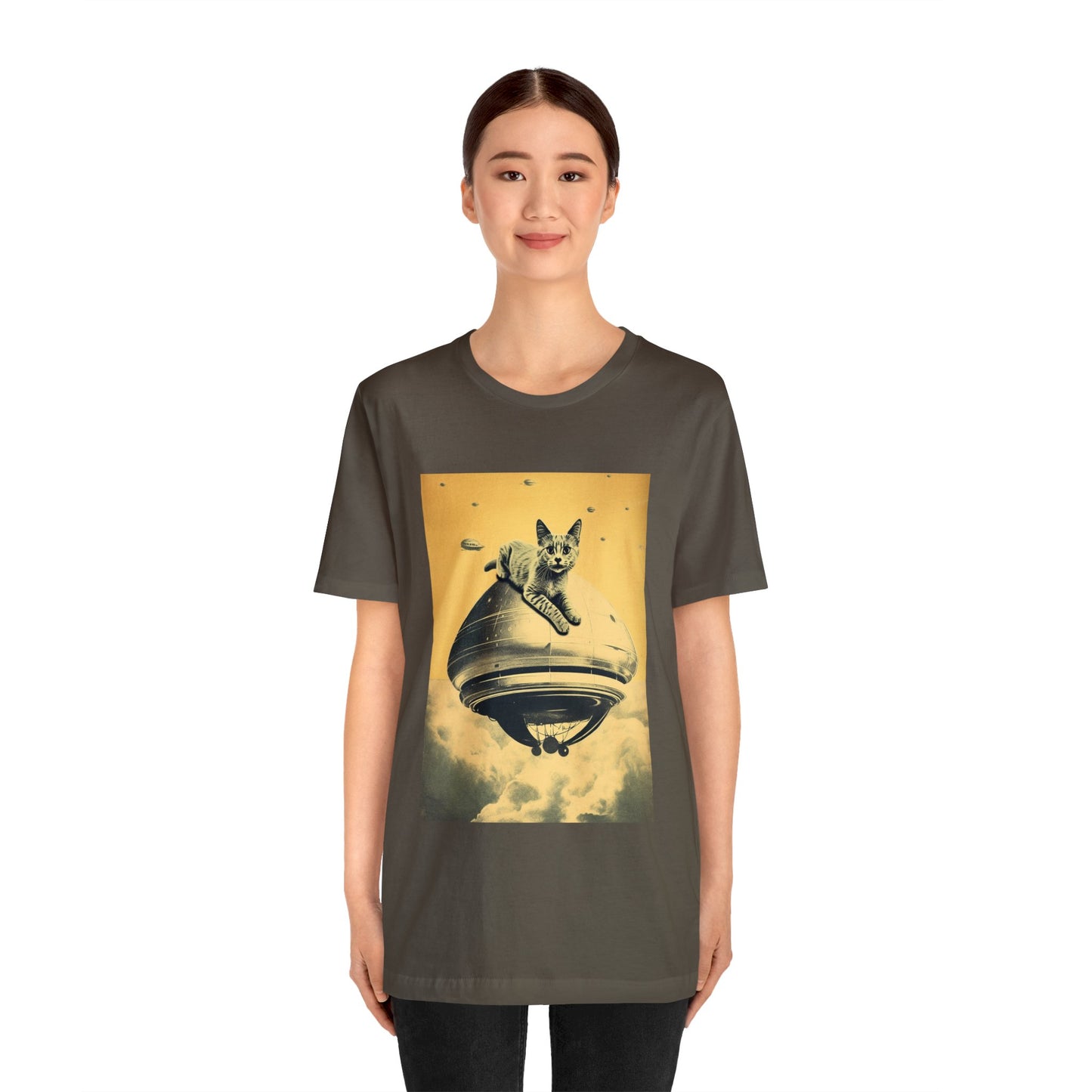 Funny Spaceship Cat UFO Shirts Retro Vintage Graphic Weird Cool Gift Galaxy Cat Unisex T-Shirt UAP tshirt Unique Flying Saucer Cat Lover Tee